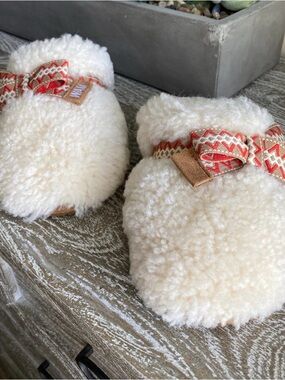 UGG Cozy Cream Sherpa slippers with Red Chevron Trim